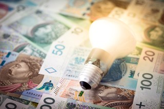 Rachunki za prąd mogą być niższe. Rząd nie przewiduje mrożenia cen