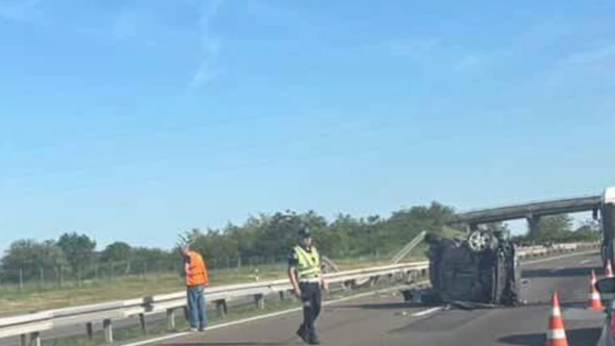 AUTOMOBIL PROBIO OGRADU I ODLETEO U KONTRA SMER Teška nesreća kod Velike Plane: Na terenu policija (FOTO)