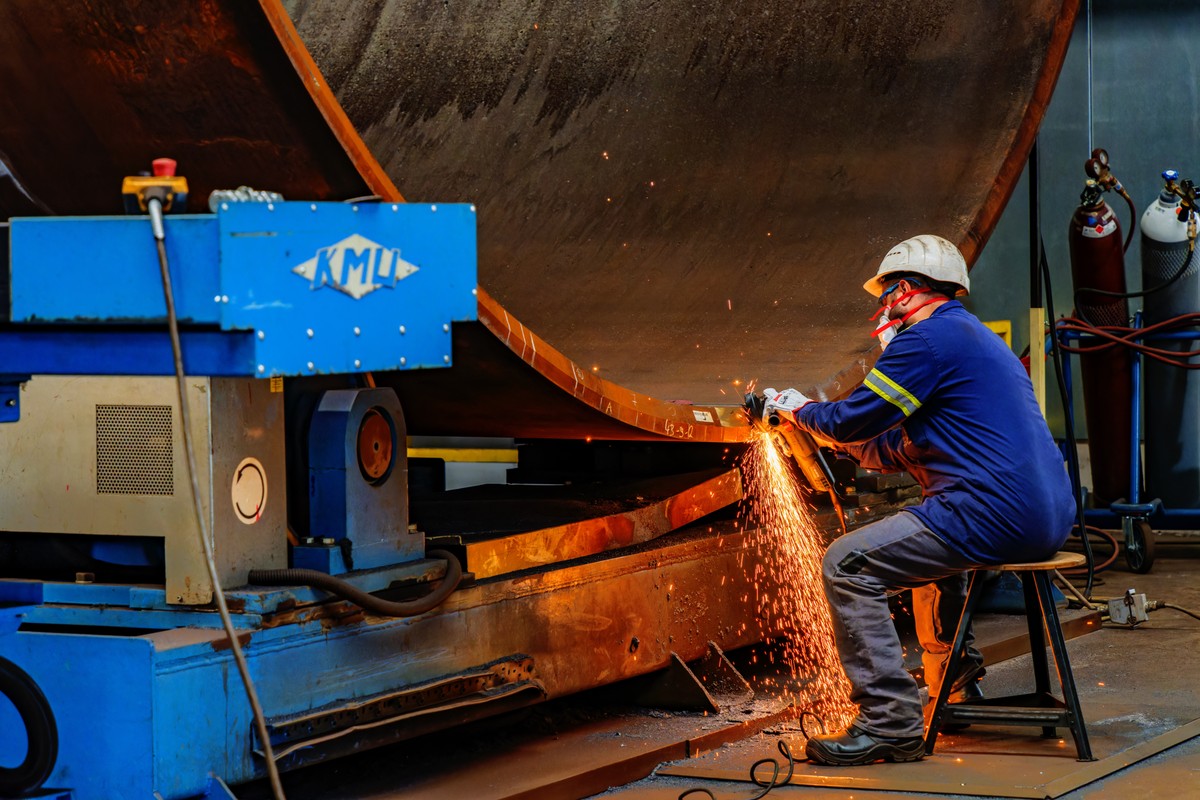 Blexen,,Germany,-,May,12,,20203:,A,Worker,Sits,In
