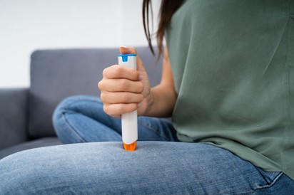 Anafilaxiás sokk: az orvos elmondja, hogyan használja az életmentő epinefrin injekciót