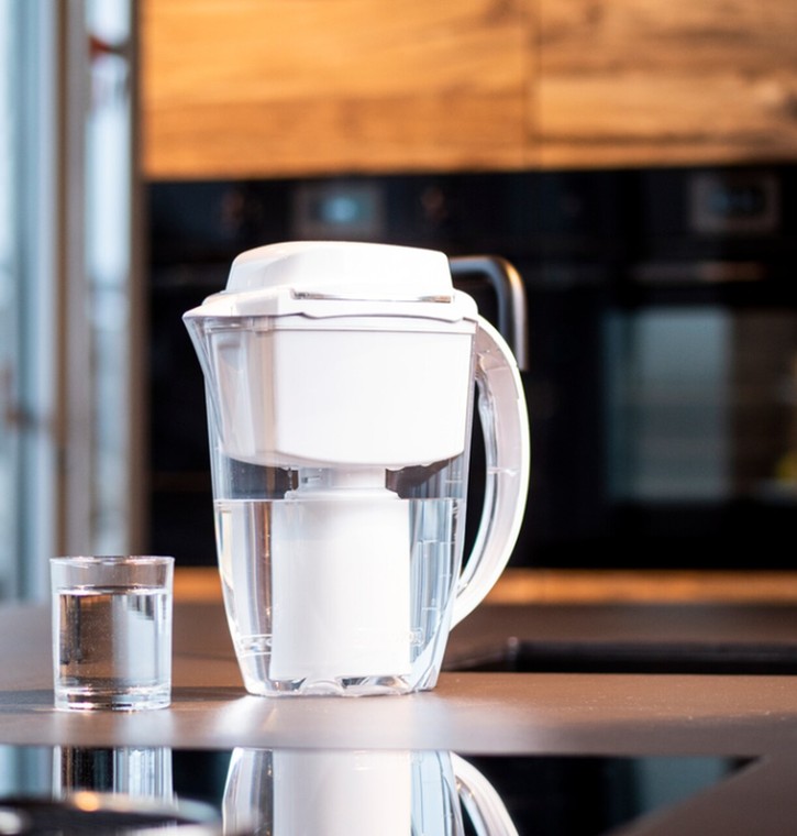 Najlepszy dzbanek filtrujący wodę TOP 4 ranking dzbanków filtrujących