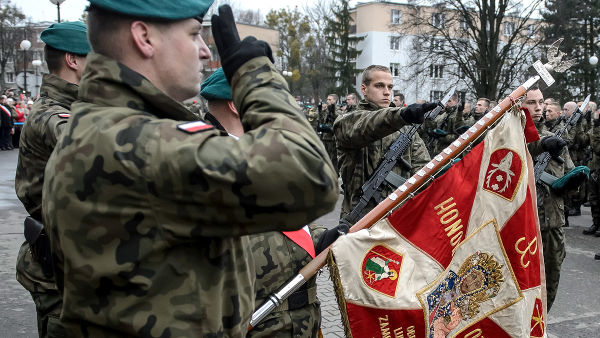 170 ochotników do Wojsk Obrony Terytorialnej złożyło dziś w Chełmie przysięgę wojskową. - To zobowiązanie na całe życie - powiedział do żołnierzy wiceminister obrony narodowej Michał Dworczyk.