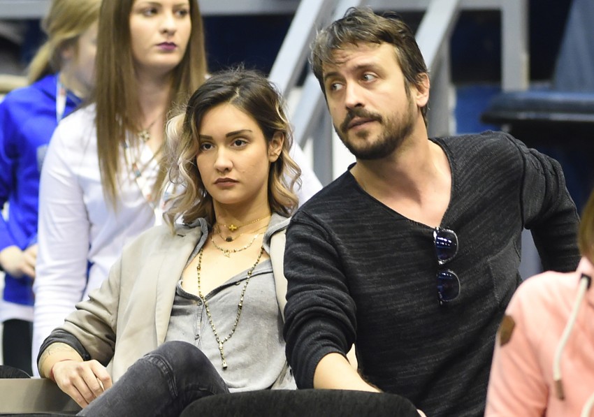 Bane Trifunović sa devojkom Aleksandrom gleda meč