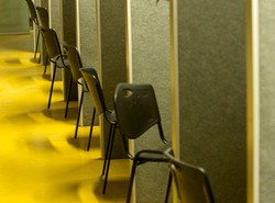 Rząd ostro tnie w urzędach