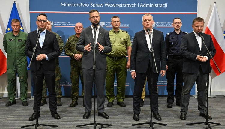 Przed nami 48 bardzo trudnych godzin. Służby szykują się na deszczową nawałnicę