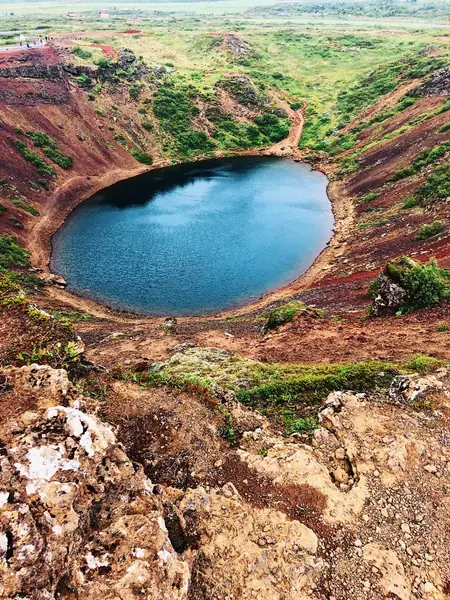 Islandia, jezioro w kraterze Kerið