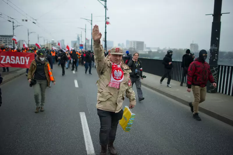 Marsz Niepodległości w Warszawie 11 listopada 2020. Fot. Mikołaj Kiembłowski