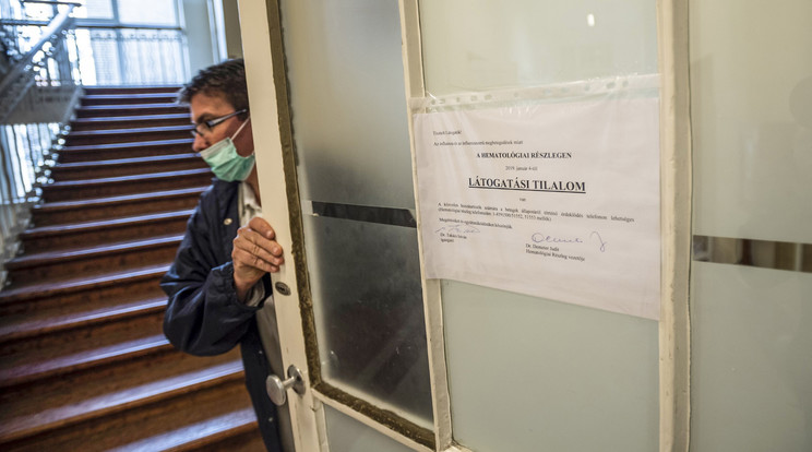 A fővárosi Semmelweis
Egyetem I. Számú
Belgyógyászatán is tilos 
a látogatás / Foto: MTI MÓNUS MÁRTON