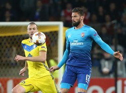 Liga Europy: Pogromcy Legii zdobyli punkty. Oliver Giroud strzelił 100. gola dla Arsenalu [WIDEO]
