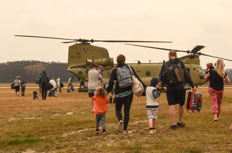 Często Australijczycy mają tylko chwilę i jeden plecak, aby spakować najpotrzebniejsze rzeczy, fot. Fairfax Media