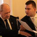 Misiewicz zwolniony z MON? Antoni Macierewicz zaprzecza doniesieniom i kieruje sprawę do prokuratury