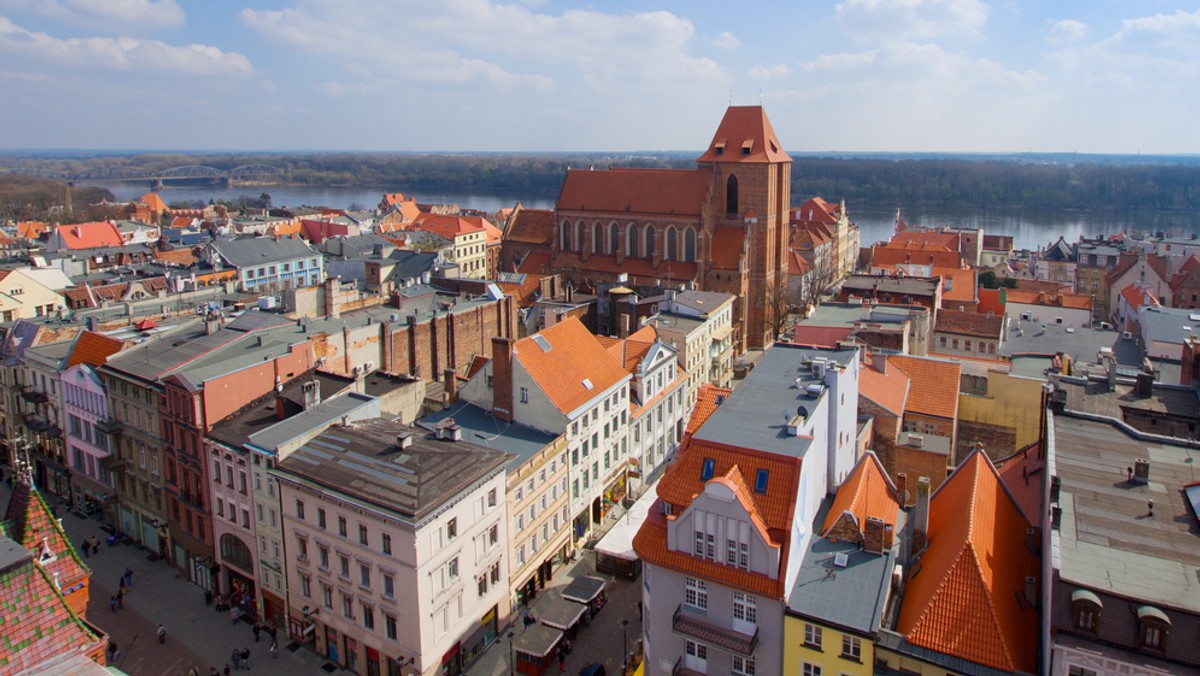 Pamięci bohaterów polskiego ruchu oporu w okresie drugiej wojny światowej i podziemia antykomunistycznego po jej zakończeniu poświęcono "namioty wyklętych", które dziś rozstawiono na Rynku Staromiejskim w Toruniu.