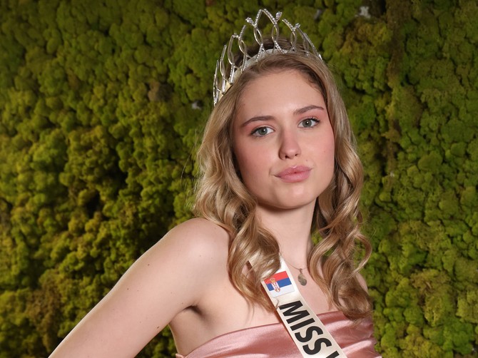 Simona Manojlović nova Mis Srbije