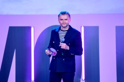 Piotr Jacoń zganił byłego prezydenta za wypowiedź o wnukach. Teraz przeprasza. "Wyszedłem z roli"