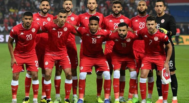 Les joueurs de la Tunisie posent pour une photo de groupe avant le match amical contre le Brésil au Parc des Princes à Paris, le 27 septembre 2022.  [FRANCK FIFE / AFP]