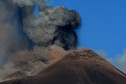 Trwa potężna erupcja wulkanu Etna na Sycylii