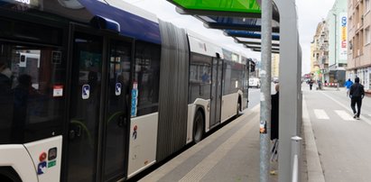 Śmierć w autobusie. 46-latek nagle przestał oddychać...