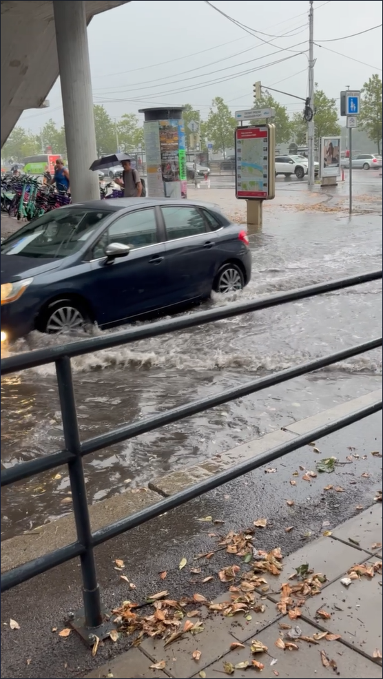Bratislavou sa prehnala supercela. 