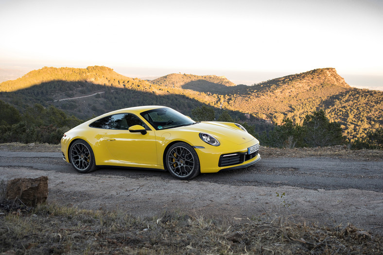  Porsche 911 (992) Carrera 4S