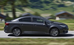 Używana Toyota Avensis III: to nie tak, jak myślisz, kotku! Zalety, wady, opinie