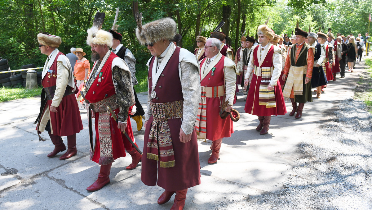 Na krakowskim Pasterniku odbyło się tradycyjne coroczne strzelanie o godność króla kurkowego A.D. 2018 i marszałków. Najlepszym strzelcem okazał się przedsiębiorca Zbigniew Wolfram, który zostanie królem kurkowym. Marszałkami będą deweloper Andrzej Hojda i adwokat Jan Księżyk.