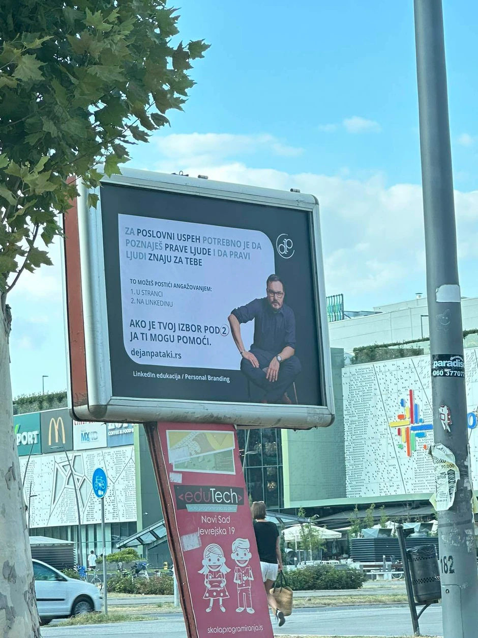 Zanimljivi bilbord Dejana Patakija