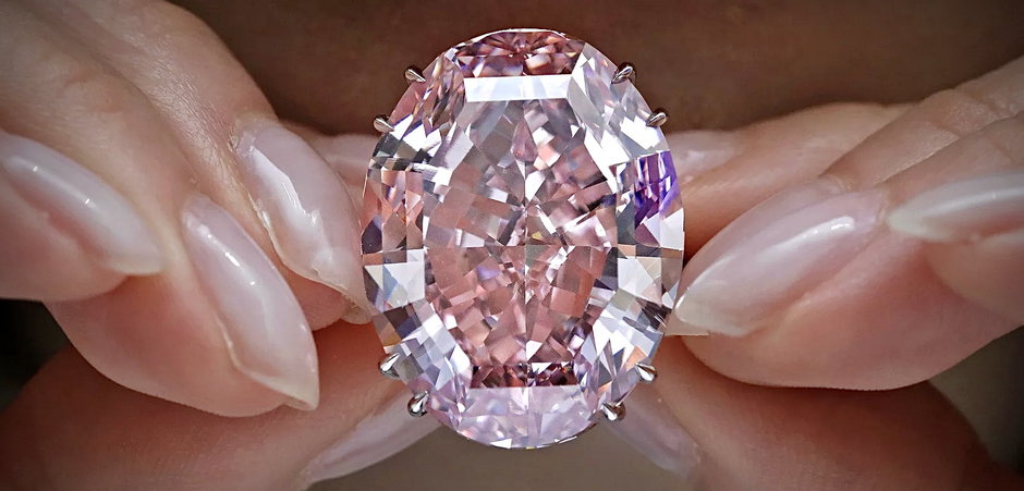 Diament "Różowej Gwiazdy" został kupiony za 71 mln dol.
