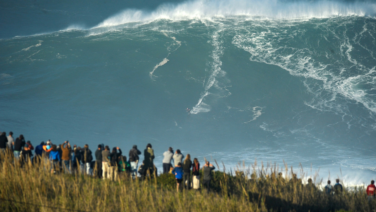 epa08782629 - PORTUGAL SURFING BIG WAVES (Nazare Big Wave Surf)