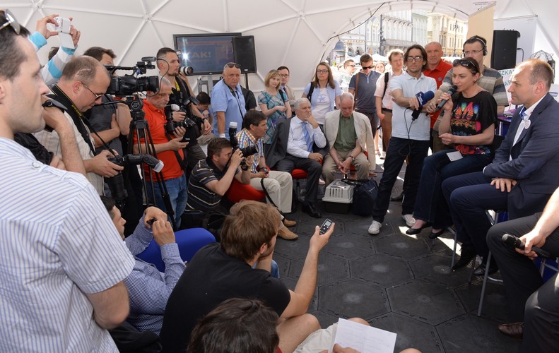 Narodowcy kontra Justyna Kowalczyk. Protestowali przed jej namiotem