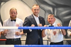 Prezydent Karol Nawrocki kilka dni po zaprzysiężeniu wszedł do ringu [FOTO]