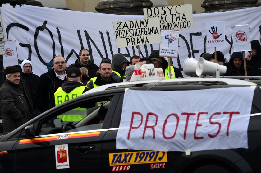 Kolejny protest taksówkarzy w Warszawie