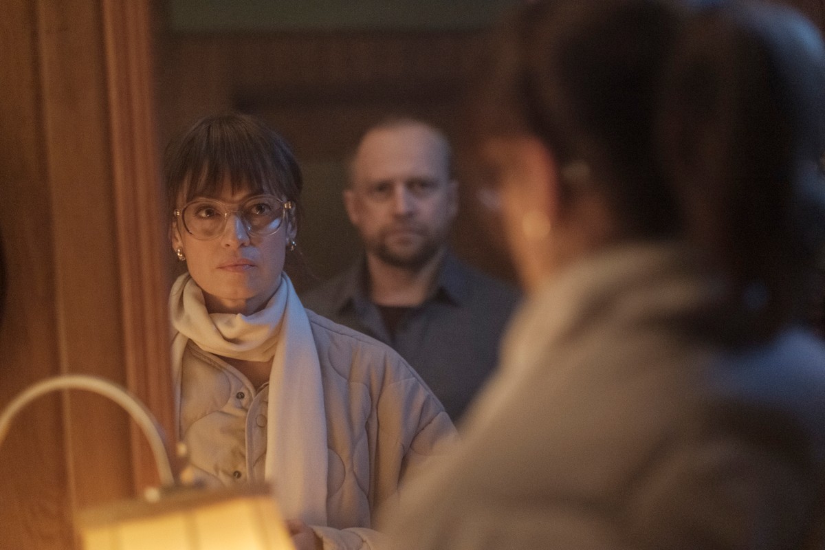 Magdalena Różczka i Piotr Adamczyk w serialu "Zakładnicy"