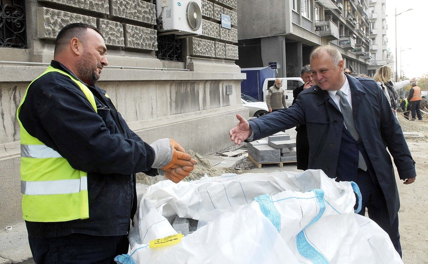 Goran Vesić sa radnicima