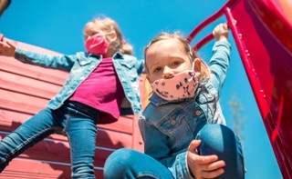 Prof. Zajkowska: Bezpieczeństwo populacji zależy też od zaszczepienia dzieci