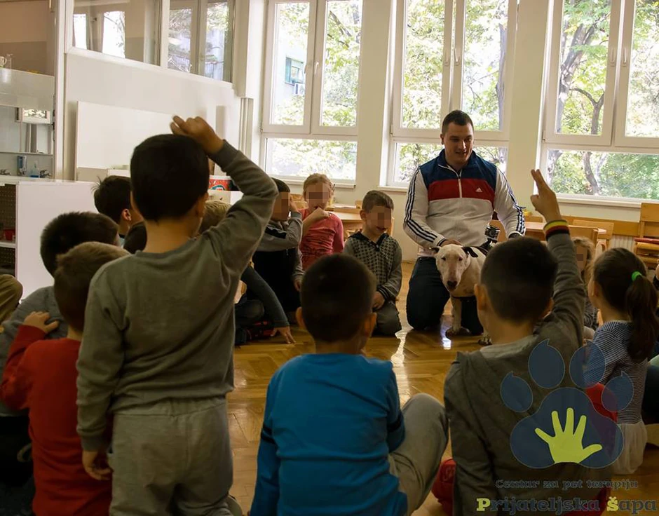 Savo u radu sa decom i Jocom kao asistentom