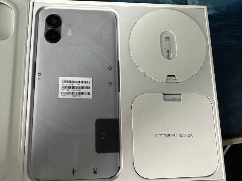 Nothing Phone (2)