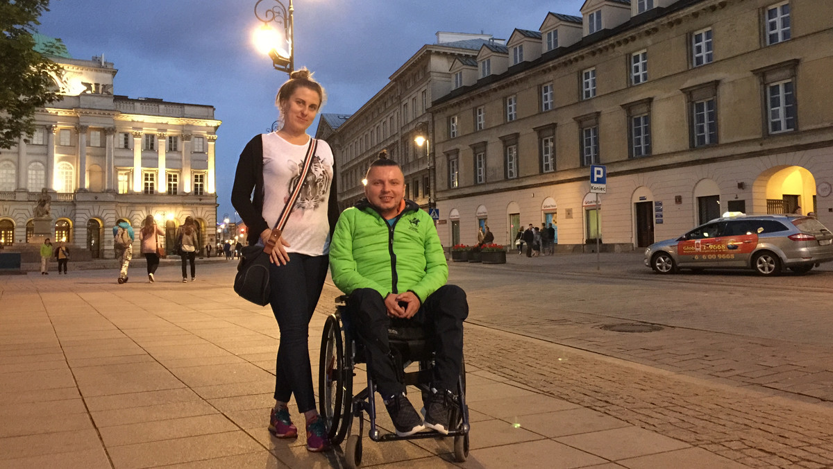 Prezesowi PiS, tak po ludzku z Wrocławia, życzę zdrowia i tego, żeby go nigdy niepełnosprawność nie dotknęła, ponieważ żaden z rodziców nie spodziewał się dziecka z niepełnosprawnością ani żadna osoba, która stała się niepełnosprawna, nie marzyła o tym – mówi w wywiadzie dla Onetu Bartłomiej Skrzyński, rzecznik prezydenta Wrocławia ds. osób niepełnosprawnych.