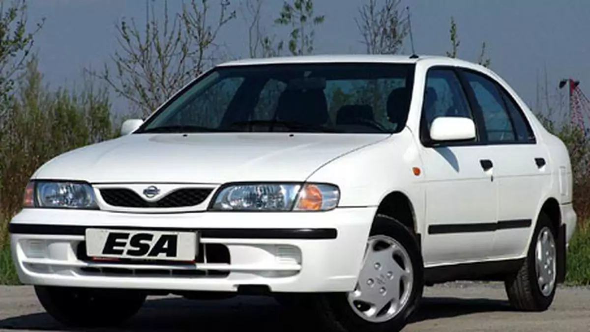 Nissan Almera (1995-2000) - grunt to nie rzucać się w oczy!