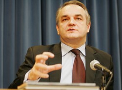 Pawlak chce ratować bankrutów ustawą