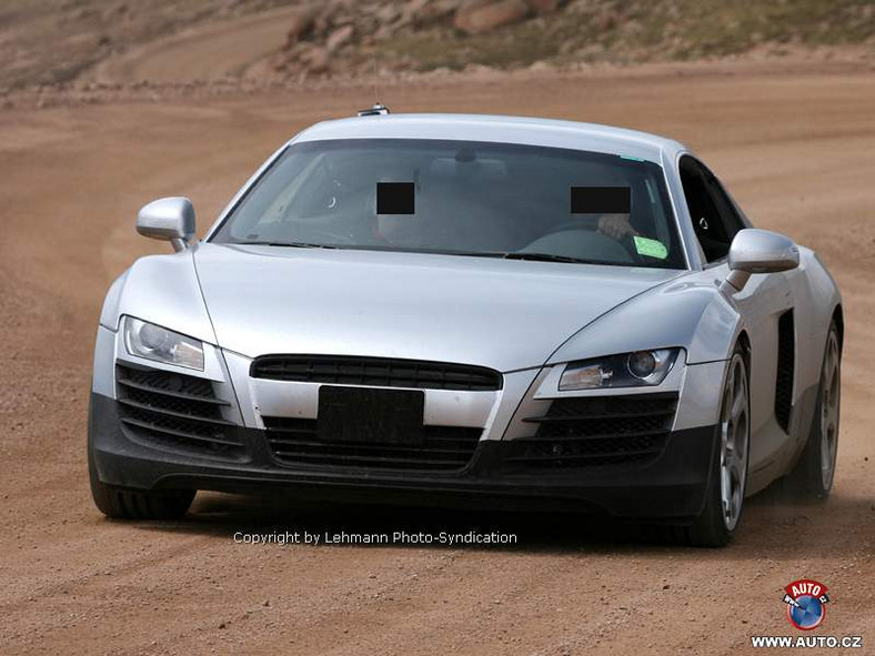 Zdjęcia szpiegowskie: Audi R8 podczas kręcenia reklamy w USA