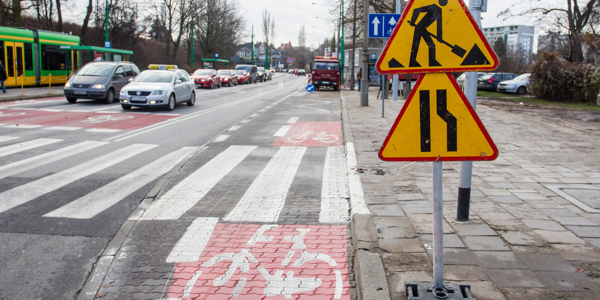 Drogowcy naprawili ścieżkę rowerową na ulicy Pułaskiego