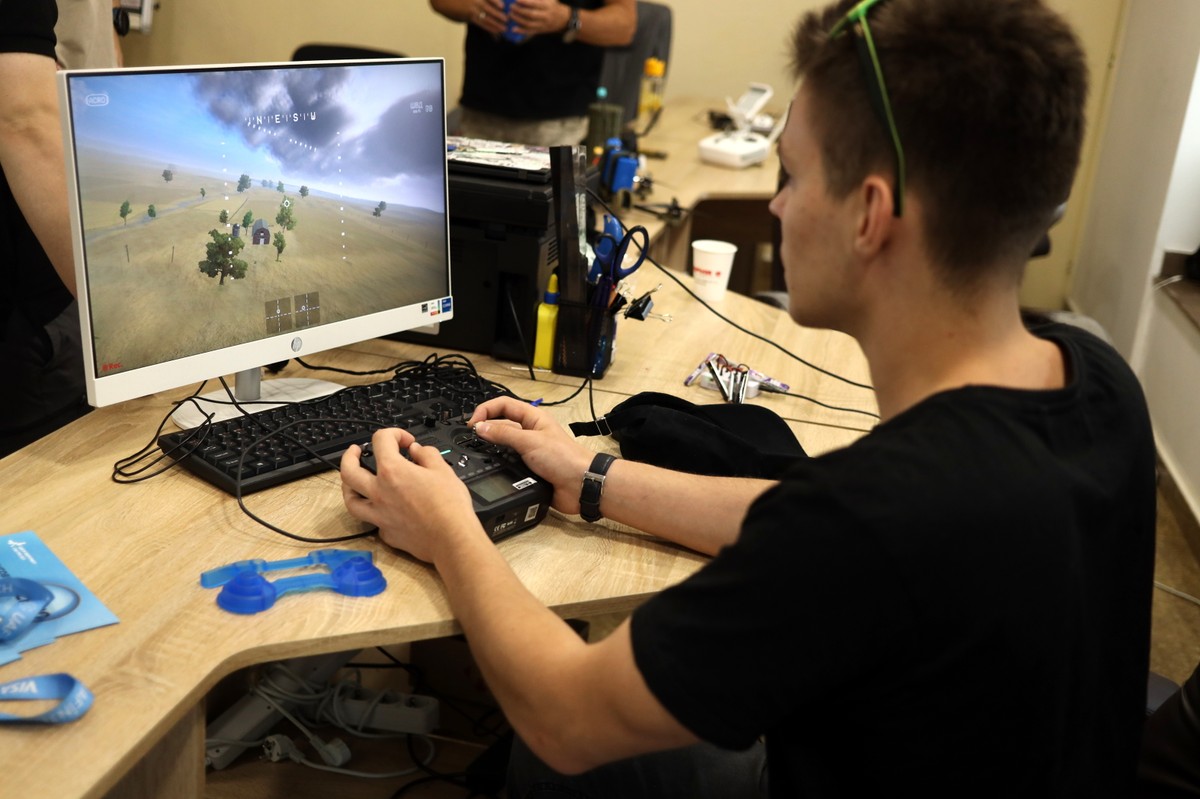 Grasz w gry i możesz spędzić godziny przed ekranem? Jesteś ideałem dla współczesnego wojska