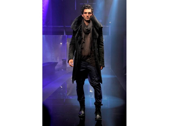 Niedosłowna moda - pokaz jesiennej kolekcji Łukasza Jemioła