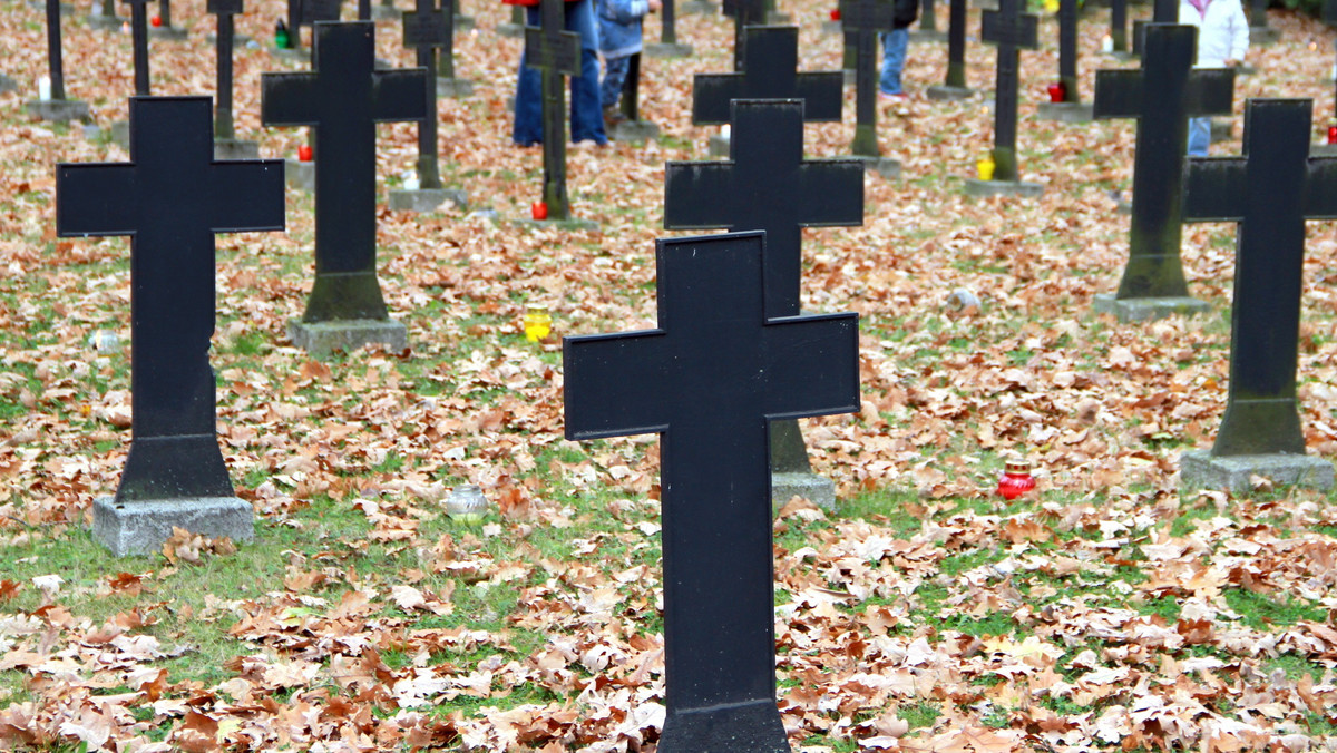 Kombatanci, przedstawiciele władz państwowych i samorządowych oraz wojska wzięli udział we wrocławskich uroczystościach Narodowego Dnia Pamięci Żołnierzy Wyklętych. Odbyły się one pod pomnikiem Ofiar Terroru Komunistycznego 1945-1956 na Cmentarzu Osobowickim.