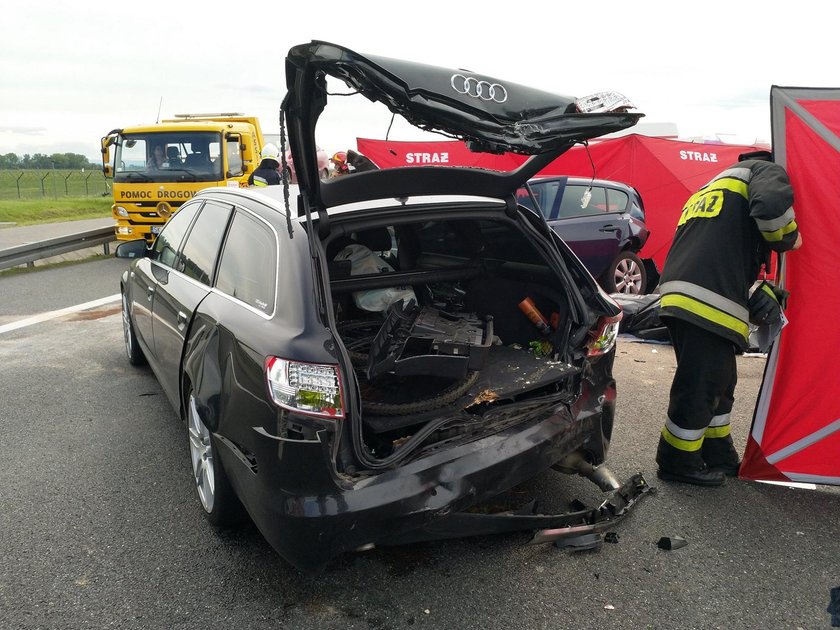 Karambol na A4. Nie żyje jedna osoba