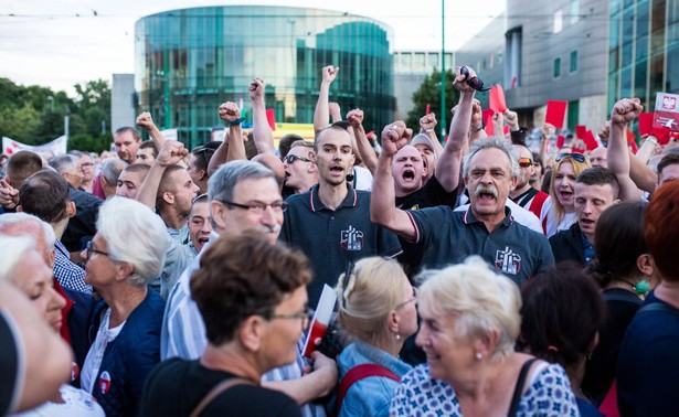 Prezydent Poznania: Decyzja MON podgrzała emocje na uroczystości. Resort Macierewicza odpowiada