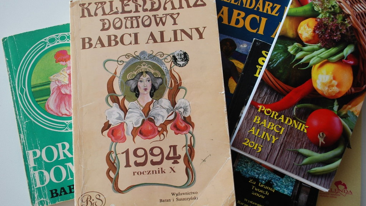 Babcia Alina od początku lat 80. pojawia się w poradnikach i kalendarzach. Niewiele osób jednak wie, że legendarna babcia to tak naprawdę pseudonim literacki Elżbiety Lechowicz, krakowskiej dziennikarki i wykładowczyni. Autorka, kiedy zaczynała radzić czytelnikom, była bardzo młodą osobą - nie miała nawet 30 lat.