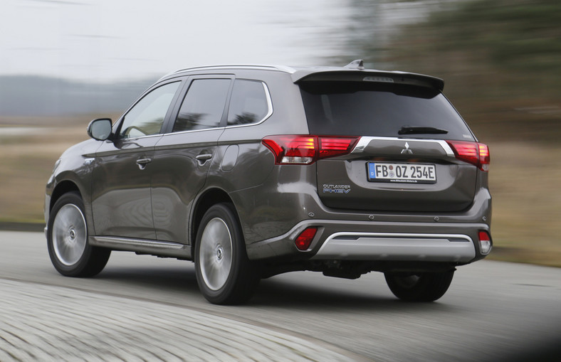 Mitsubishi Outlander PHEV 2020