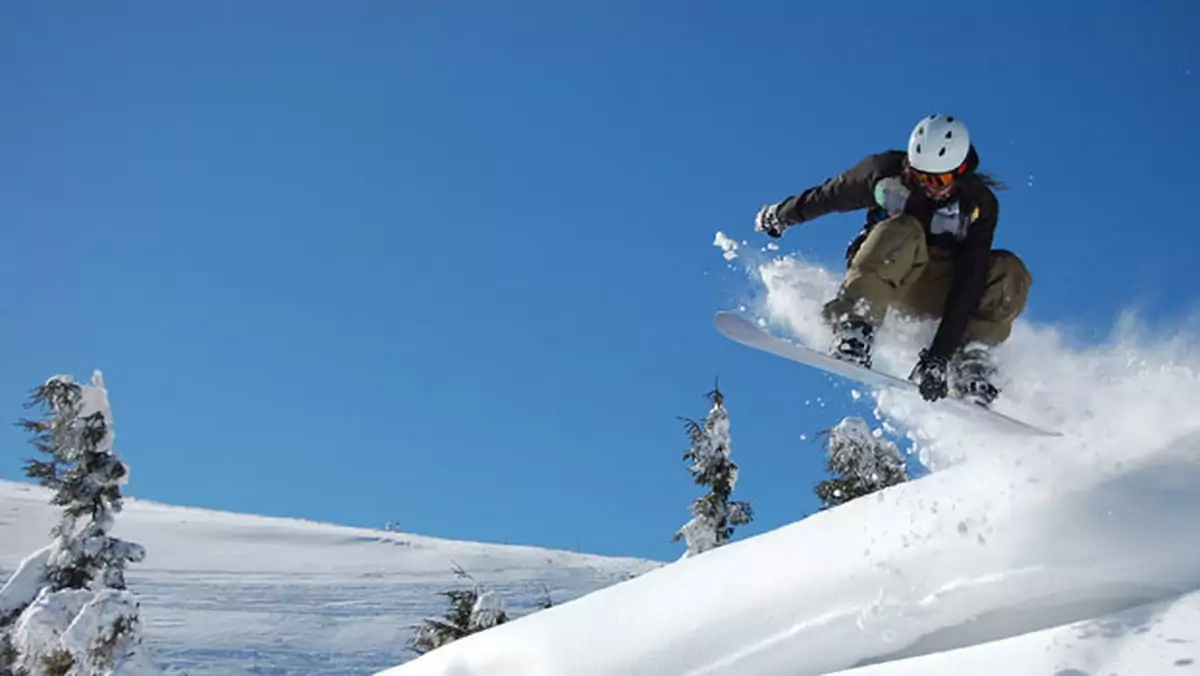 Na nartach i snowboardzie ze smartfonem