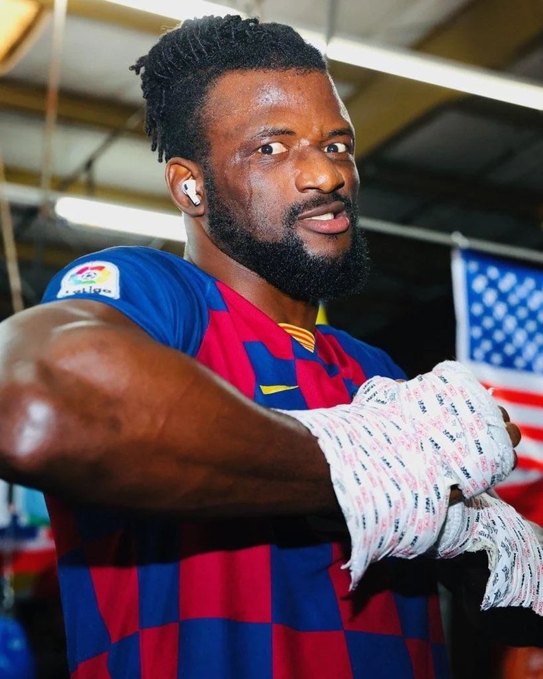Ajagba has posted a photo of himself working out in the gym wearing the 2019/20 home jersey of La Liga giants Barcelona.